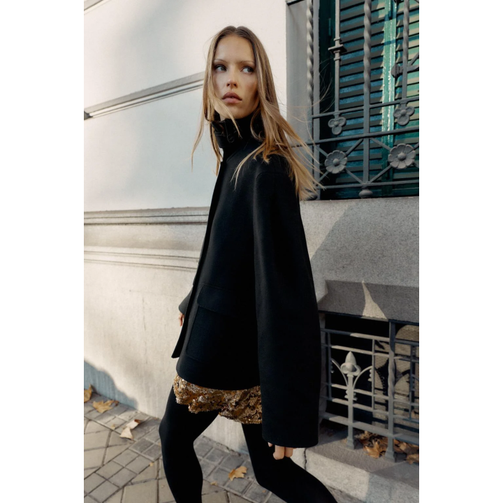 КОРОТКОЕ ПАЛЬТО ИЗ СМЕСОВОЙ ШЕРСТИ С ВОРОТНИКОМ-СТОЙКОЙ