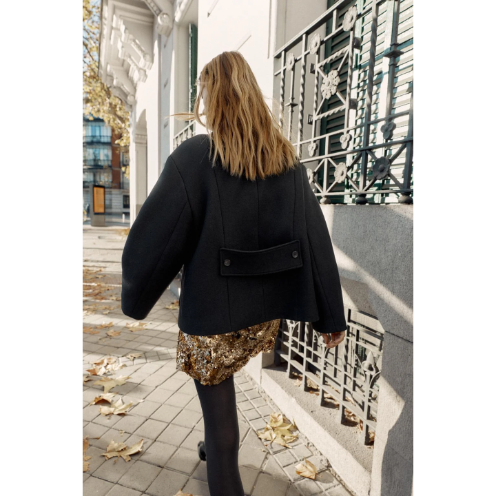 КОРОТКОЕ ПАЛЬТО ИЗ СМЕСОВОЙ ШЕРСТИ С ВОРОТНИКОМ-СТОЙКОЙ