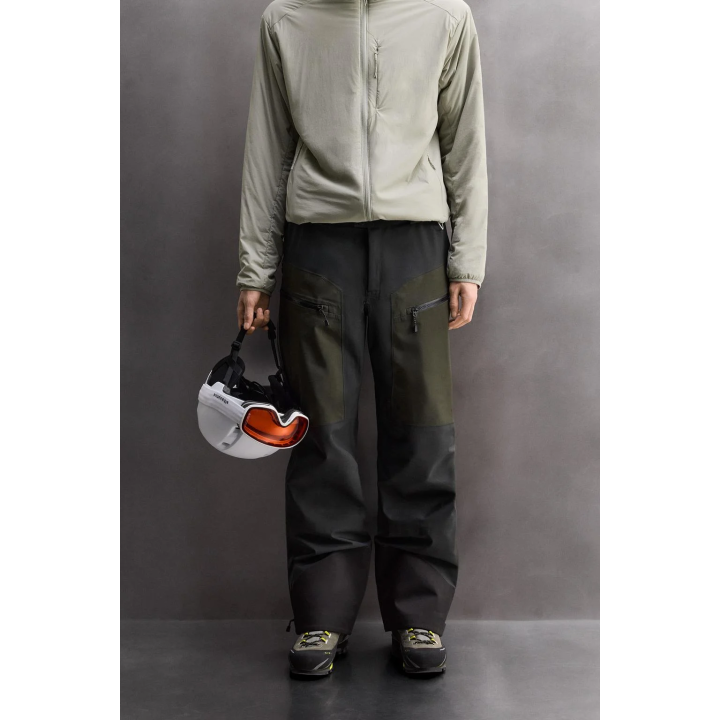 КОРОТКОЕ ПАЛЬТО ИЗ СМЕСОВОЙ ШЕРСТИ С ВОРОТНИКОМ-СТОЙКОЙ