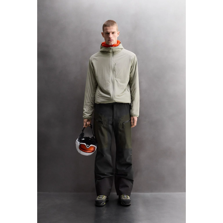 КОРОТКОЕ ПАЛЬТО ИЗ СМЕСОВОЙ ШЕРСТИ С ВОРОТНИКОМ-СТОЙКОЙ