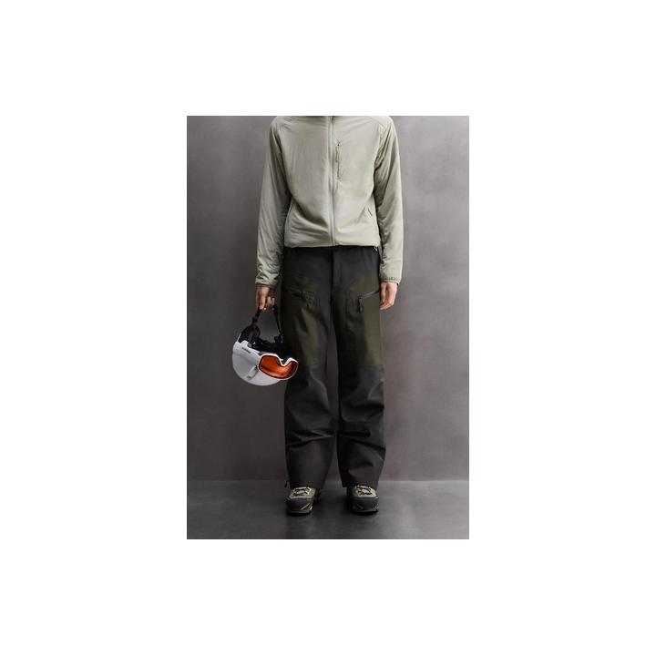 КОРОТКОЕ ПАЛЬТО ИЗ СМЕСОВОЙ ШЕРСТИ С ВОРОТНИКОМ-СТОЙКОЙ