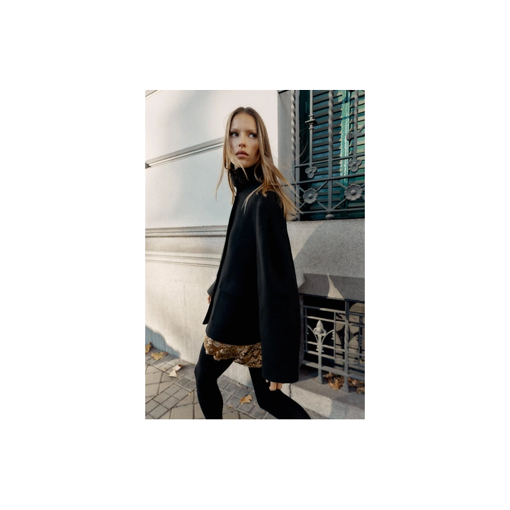 КОРОТКОЕ ПАЛЬТО ИЗ СМЕСОВОЙ ШЕРСТИ С ВОРОТНИКОМ-СТОЙКОЙ