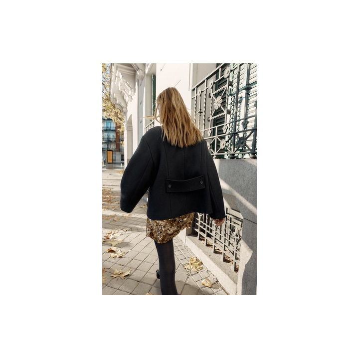 КОРОТКОЕ ПАЛЬТО ИЗ СМЕСОВОЙ ШЕРСТИ С ВОРОТНИКОМ-СТОЙКОЙ