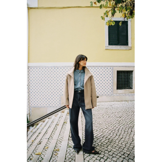 КОРОТКОЕ ПАЛЬТО ИЗ СМЕСОВОЙ ШЕРСТИ С ВОРОТНИКОМ-СТОЙКОЙ