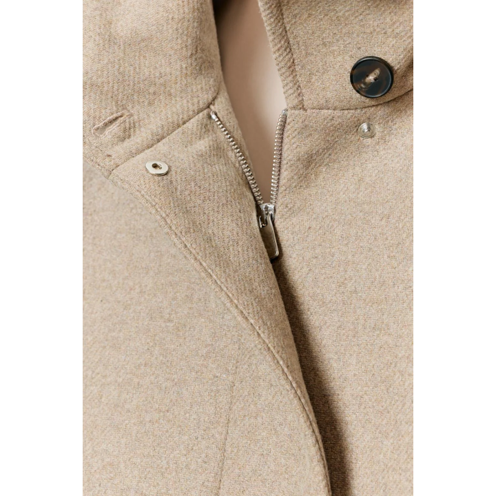 КОРОТКОЕ ПАЛЬТО ИЗ СМЕСОВОЙ ШЕРСТИ С ВОРОТНИКОМ-СТОЙКОЙ