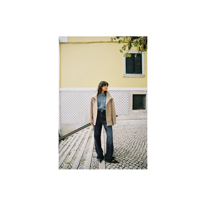 КОРОТКОЕ ПАЛЬТО ИЗ СМЕСОВОЙ ШЕРСТИ С ВОРОТНИКОМ-СТОЙКОЙ