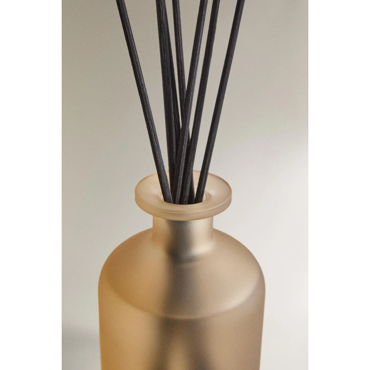 КОРОТКОЕ ПАЛЬТО С ВЫСОКИМ ВОРОТНИКОМ