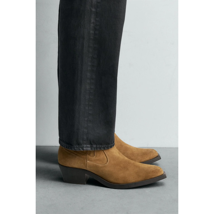 КОРОТКИЕ КОВБОЙСКИЕ БОТИНКИ ИЗ КОЖИ, ОГРАНИЧЕННАЯ СЕРИЯ