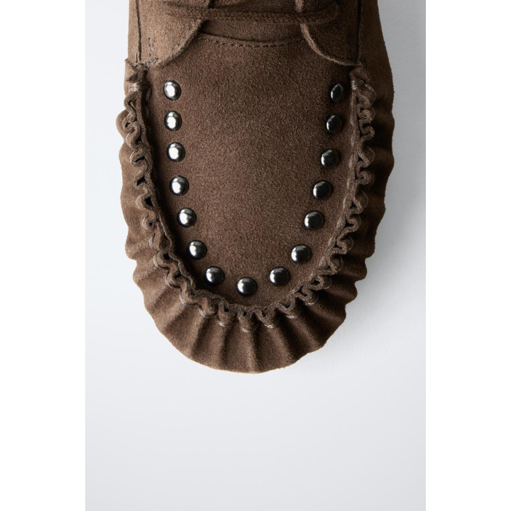 КОРОТКИЕ КОЖАНЫЕ БОТИНКИ С БАХРОМОЙ