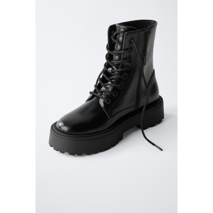 БОТИНКИ СО ШНУРОВКОЙ