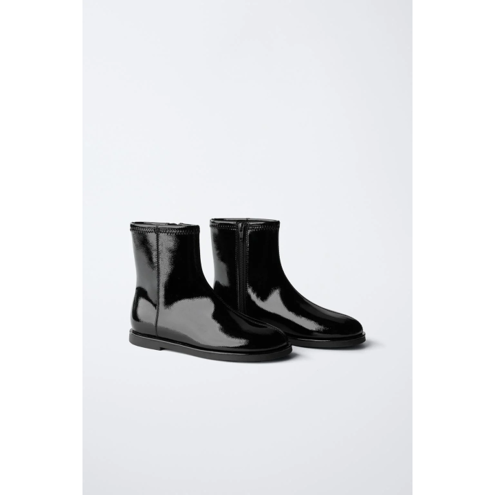 Лаковые ботильоны