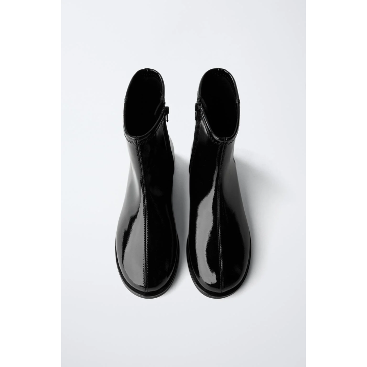 Лаковые ботильоны