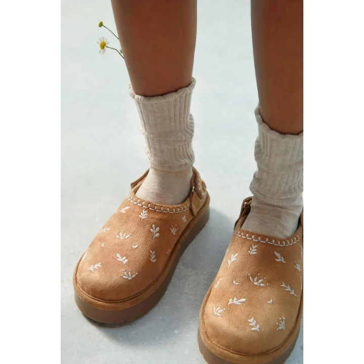 САБО С МЕХОВОЙ ОТДЕЛКОЙ И ВЫШИВКОЙ