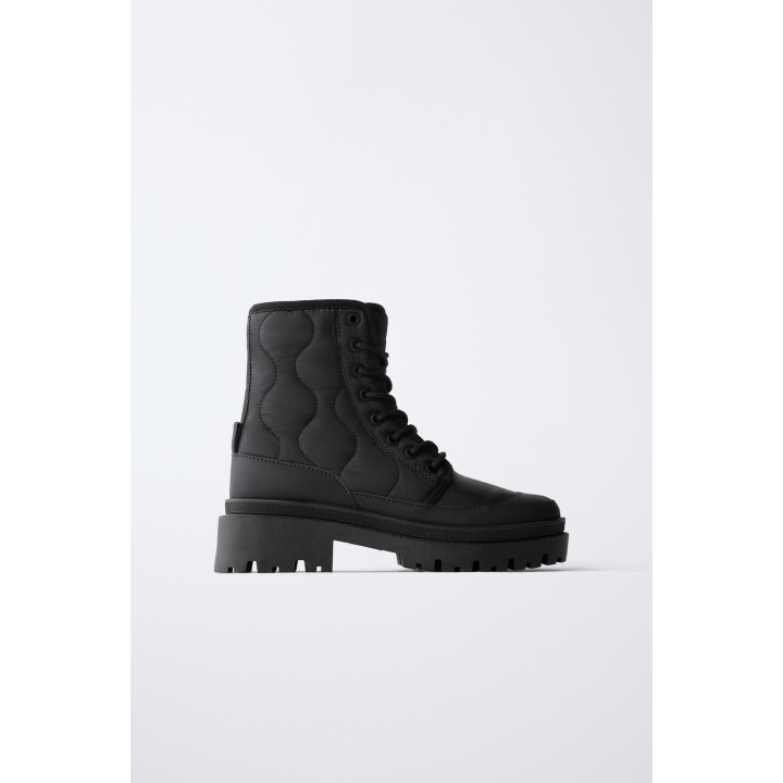 СТЕГАНЫЕ БОТИНКИ НА ШНУРОВКЕ