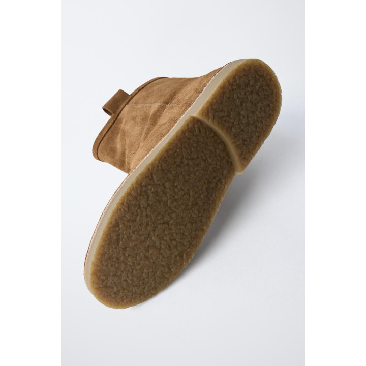 КОЖАНЫЕ БОТИЛЬОНЫ С ДЕКОРАТИВНОЙ СТРОЧКОЙ