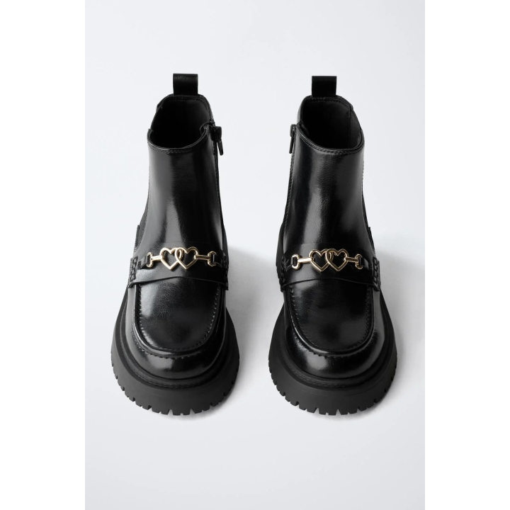 ЛАКИРОВАННЫЕ БОТИНКИ ЧЕЛСИ С СЕРДЕЧКОМ