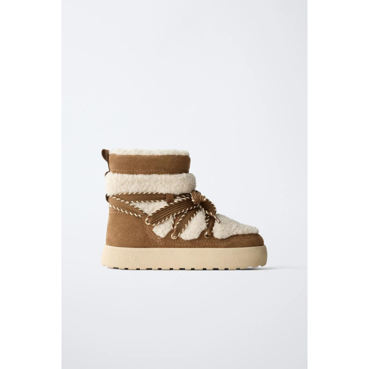 БОТИНКИ ИЗ ИСКУССТВЕННОЙ ОВЧИНЫ ИЗ КОМБИНИРОВАННЫХ МАТЕРИАЛОВ