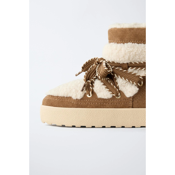 БОТИНКИ ИЗ ИСКУССТВЕННОЙ ОВЧИНЫ ИЗ КОМБИНИРОВАННЫХ МАТЕРИАЛОВ