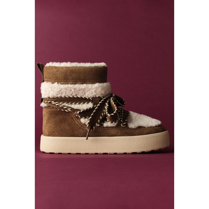 БОТИНКИ ИЗ ИСКУССТВЕННОЙ ОВЧИНЫ ИЗ КОМБИНИРОВАННЫХ МАТЕРИАЛОВ