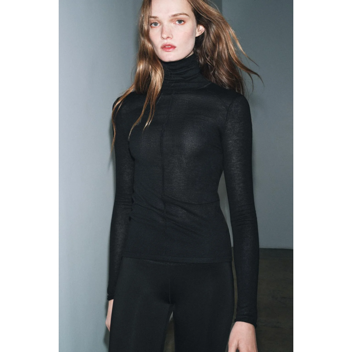 ВЯЗАНЫЙ СВИТЕР С ВЫСОКИМ ВОРОТНИКОМ ИЗ ШЕРСТИ