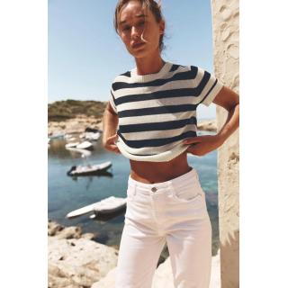 ТРИКОТАЖНАЯ ФУТБОЛКА В ПОЛОСКУ