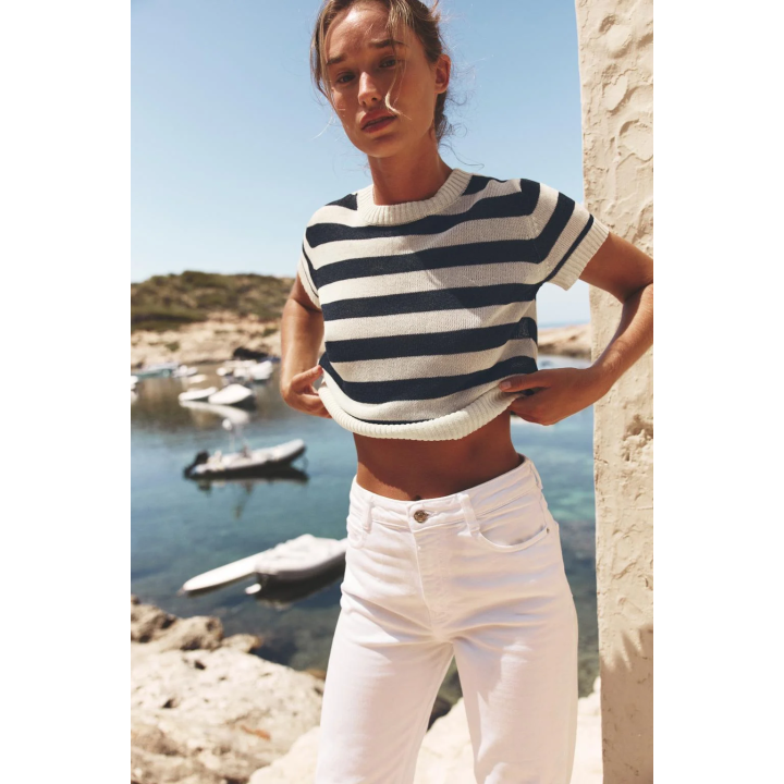 ТРИКОТАЖНАЯ ФУТБОЛКА В ПОЛОСКУ