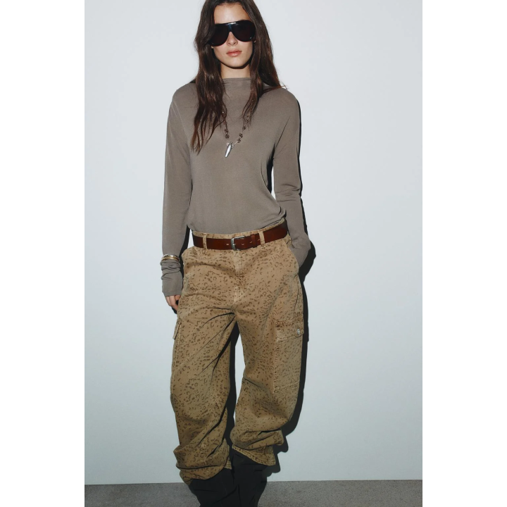 ТРИКОТАЖНЫЙ ТОП С УЗЛОМ НА СПИНЕ