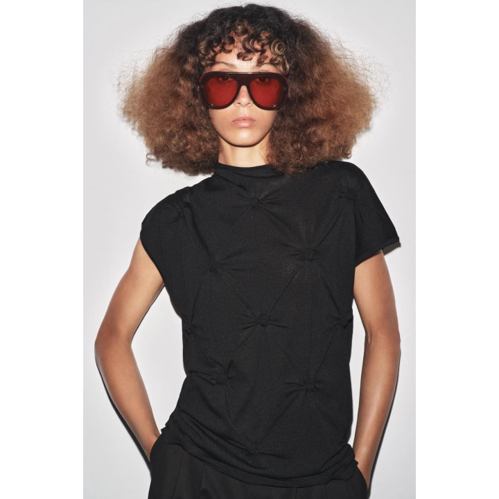 ТРИКОТАЖНЫЙ ТОП С УЗЛАМИ