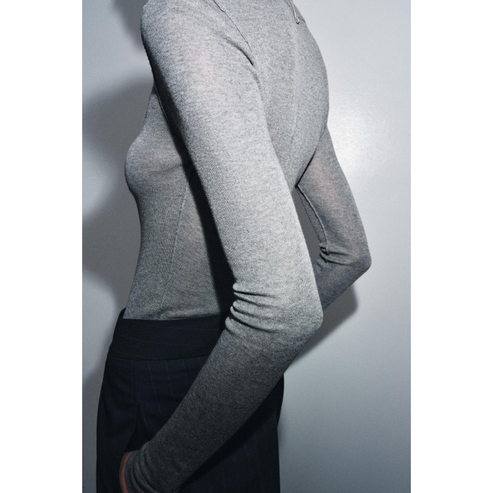 ТОП ИЗ ОЧЕНЬ ТОНКОГО ТРИКОТАЖА