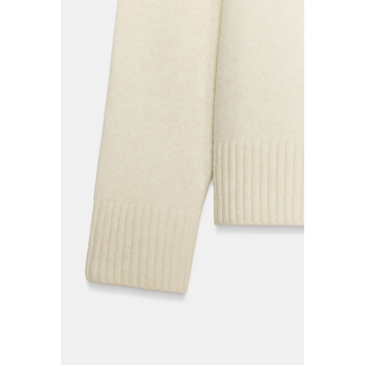 ОДНОТОННЫЙ СВИТЕР