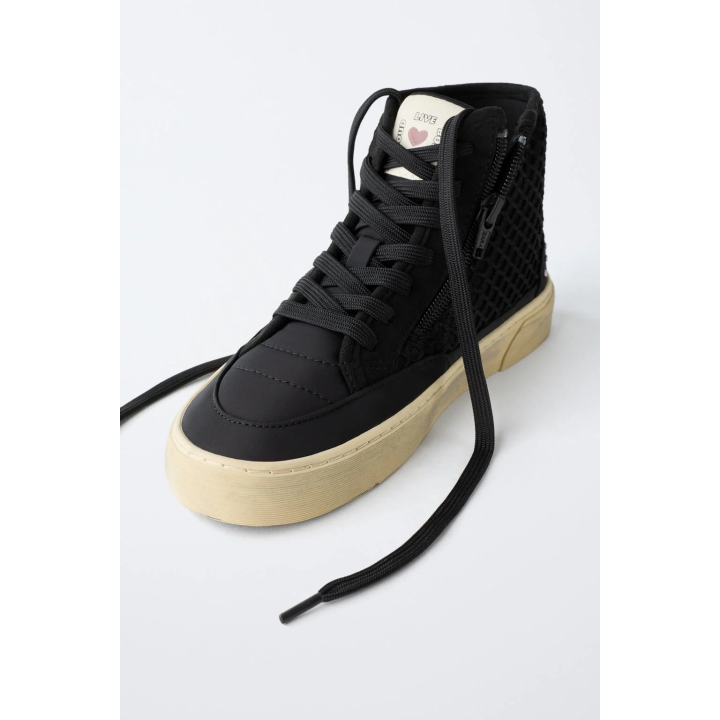 ВЫСОКИЕ КЕДЫ СО СТРАЗАМИ