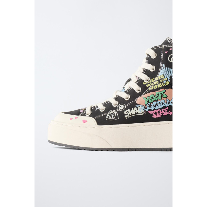 ВЫСОКИЕ КЕДЫ С ГРАФФИТИ