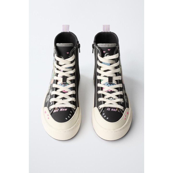 ВЫСОКИЕ КЕДЫ С ГРАФФИТИ