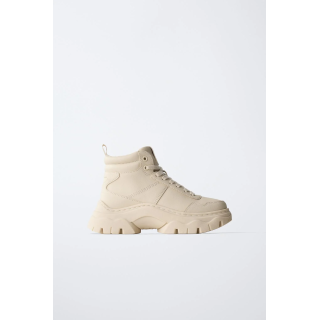 СПОРТИВНЫЕ БОТИНКИ С ОБЪЕМНОЙ ПОДОШВОЙ