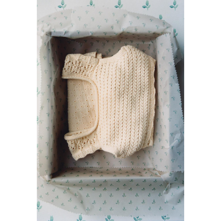 КОМБИНИРОВАННОЕ ТРИКОТАЖНОЕ ПЛАТЬЕ С ВЫШИВКОЙ В ШВЕЙЦАРСКОМ СТИЛЕ