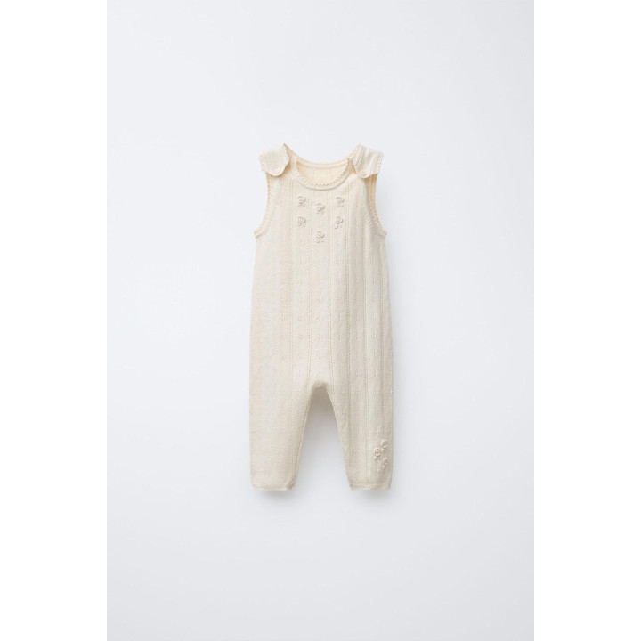 ТРИКОТАЖНЫЙ КОМБИНЕЗОН С АЖУРНОЙ ВЫШИВКОЙ