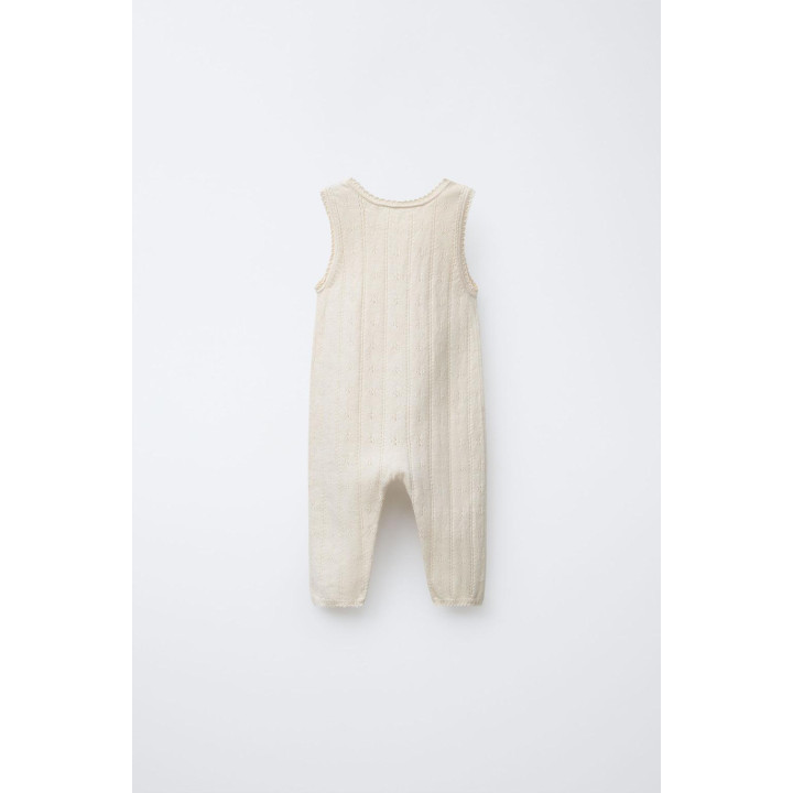 ТРИКОТАЖНЫЙ КОМБИНЕЗОН С АЖУРНОЙ ВЫШИВКОЙ