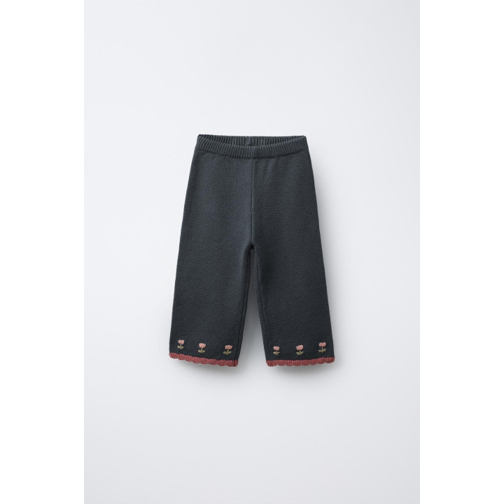 ТРИКОТАЖНЫЕ БРЮКИ-КЮЛОТЫ С ВЫШИВКОЙ В ВИДЕ ЦВЕТОВ