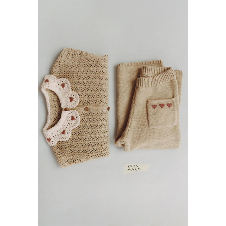 ВЯЗАНЫЙ КАРДИГАН С КРУЖЕВНЫМ ВОРОТНИКОМ