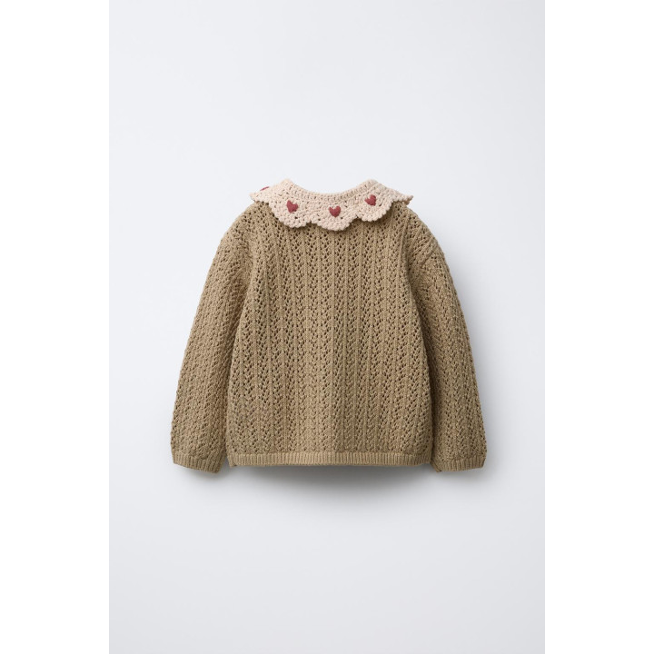 ВЯЗАНЫЙ КАРДИГАН С КРУЖЕВНЫМ ВОРОТНИКОМ