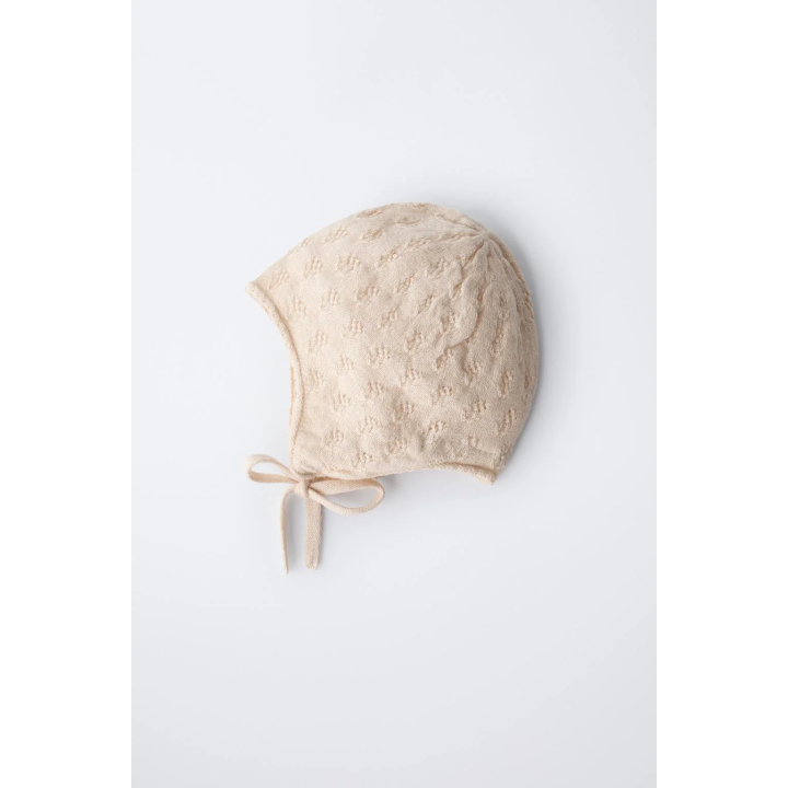 ТРИКОТАЖНЫЙ ЧЕПЧИК С ТЕКСТУРОЙ