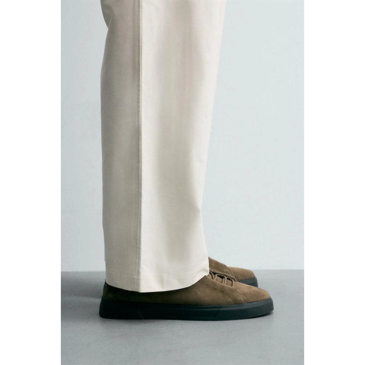 Кожаные кроссовки