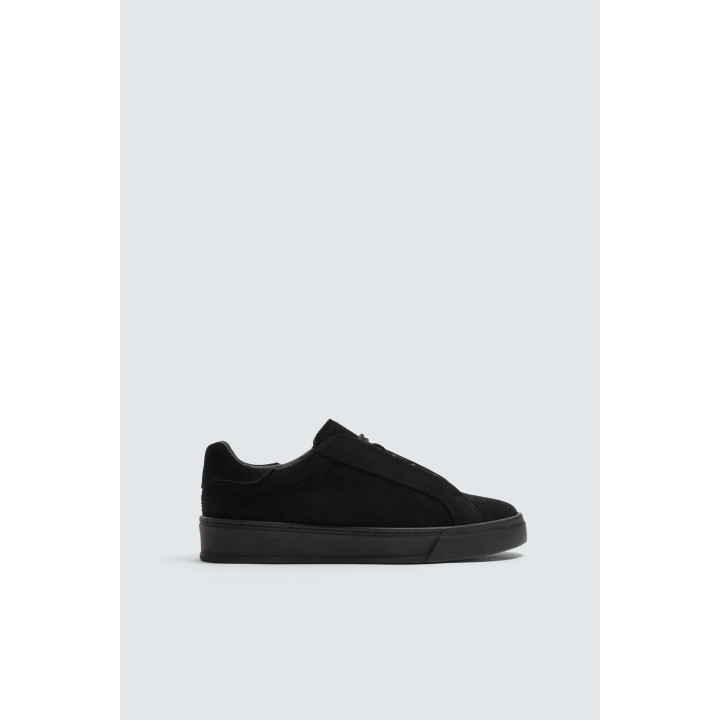 ОДНОТОННЫЕ КОЖАНЫЕ КРОССОВКИ