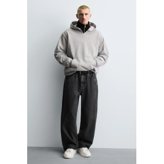 Кроссовки с деталями на каблуке