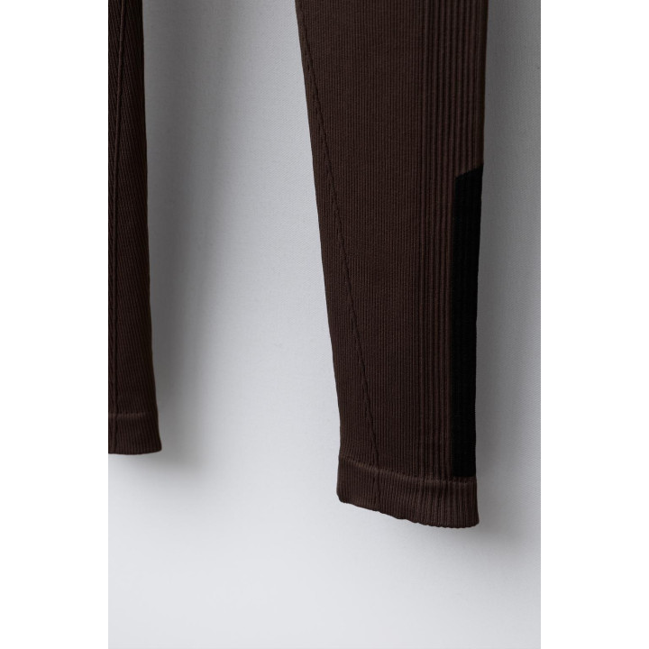 БЕСШОВНЫЕ ЛЕГИНСЫ С КОНТРАСТНЫМИ ВСТАВКАМИ ИЗ КОЛЛЕКЦИИ SKI