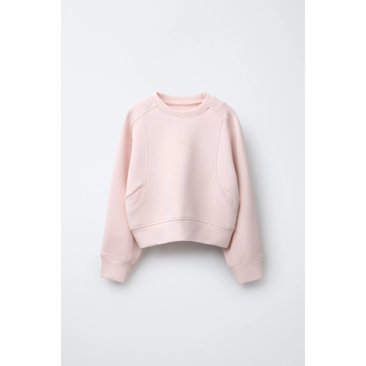 ТОЛСТОВКА С КОМБИНИРОВАННЫМИ СЕТЧАТЫМИ ВСТАВКАМИ И НАДПИСЬЮ