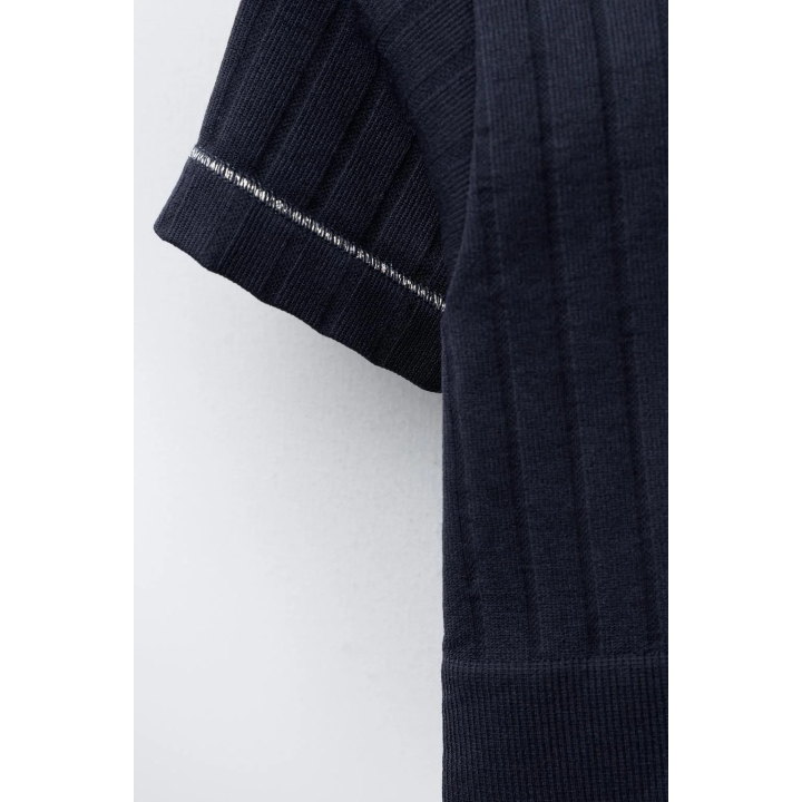 БЕСШОВНАЯ ФУТБОЛКА ДЛЯ СПОРТА С БЛЕСТЯЩЕЙ ОТДЕЛКОЙ