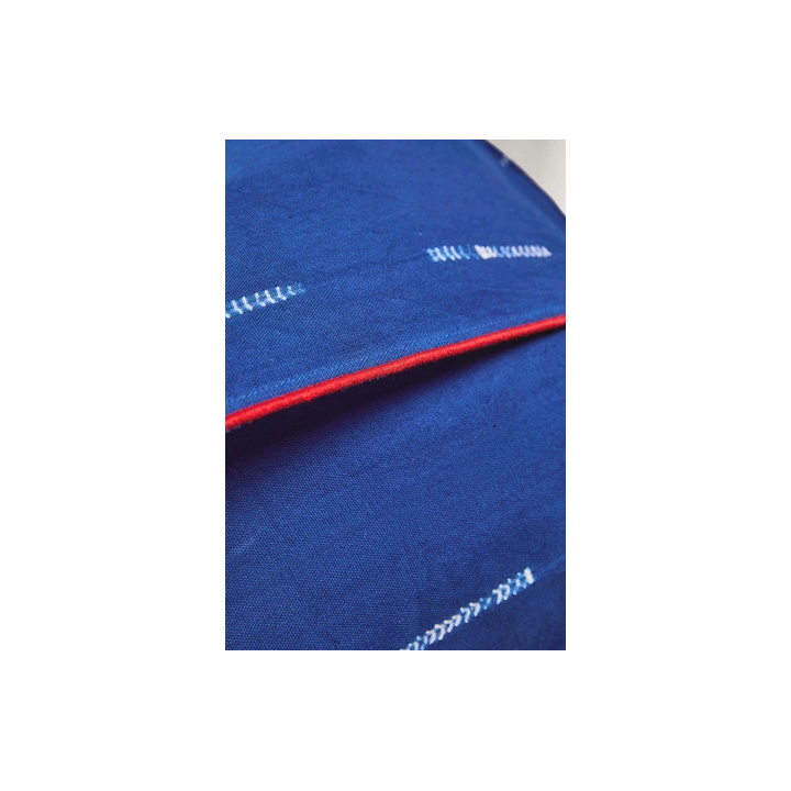 БЕСШОВНАЯ ФУТБОЛКА ДЛЯ СПОРТА С БЛЕСТЯЩЕЙ ОТДЕЛКОЙ