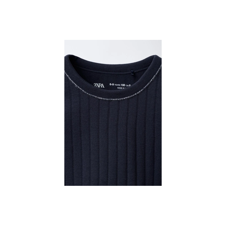 БЕСШОВНАЯ ФУТБОЛКА ДЛЯ СПОРТА С БЛЕСТЯЩЕЙ ОТДЕЛКОЙ