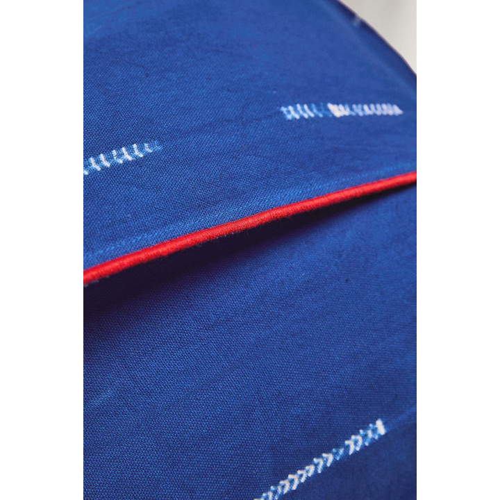 БЕСШОВНАЯ ФУТБОЛКА ДЛЯ СПОРТА С БЛЕСТЯЩЕЙ ОТДЕЛКОЙ